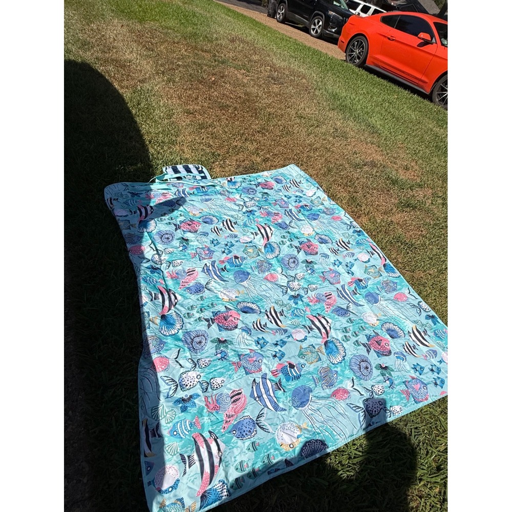 Vera Bradley Picnic Blanket Reversible Fish Shell Print Blue Navy Stripe 27793